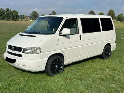 Gebraucht VW Multivan 102 PS (75 kW) 2026 Weiß Van / Kleinbus