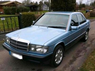 Usata Mercedes 190 122 CV (89 kW) 1991 Blu Berlina