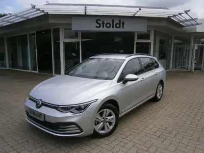 Gebraucht VW Golf VIII Life 131 PS (96 kW) 2024 Silber Kombi