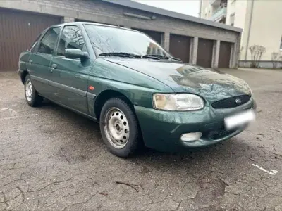 Gebraucht Ford Escort 101 PS (74 kW) 1999 Grün Limousine