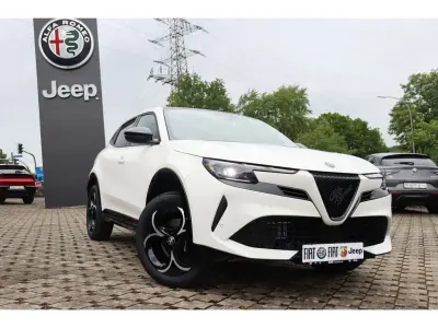 Uusi Alfa Romeo Junior Ti 145 HP (106 kW) 2026 Valkoinen Katumaasturi
