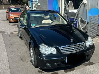 Gebraucht Mercedes C180 144 PS (105 kW) 2006 Schwarz Limousine