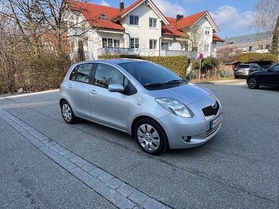 Gebraucht Toyota Yaris 87 PS (63 kW) 2007 Grau Kleinwagen