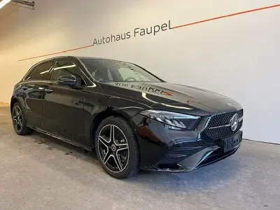 Gebraucht Mercedes A250 AMG line 163 PS (119 kW) 2025 Kosmosschwarz  metalliclack Limousine