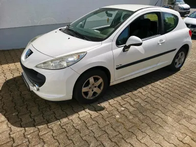 Gebraucht Peugeot 207 95 PS (69 kW) 2009 Weiß Limousine