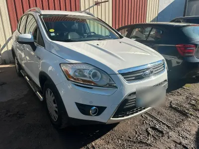 Gebraucht Ford Kuga 160 PS (117 kW) 2011 Weiß SUV