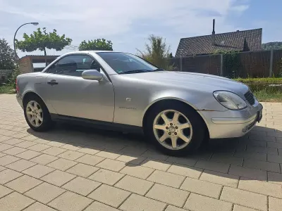 Gebraucht Mercedes SLK230 193 PS (141 kW) 1998 Silber Cabrio