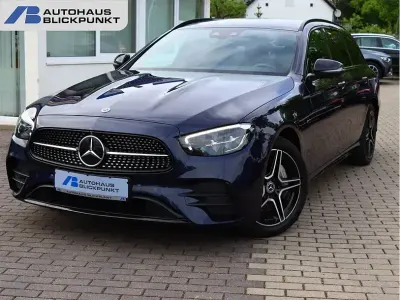 Gebraucht Mercedes E300 AMG 306 PS (225 kW) 2020 Manufaktur cavansitblau (metallic) Kombi
