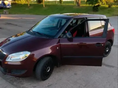Gebraucht Skoda Fabia 60 PS (44 kW) 2010 Rot Limousine