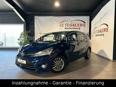 Gebraucht Toyota Verso Edition-S 112 PS (82 kW) 2016 Blau Van / Kleinbus