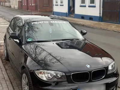 Gebraucht BMW 116 116 PS (85 kW) 2010 Schwarz Kleinwagen
