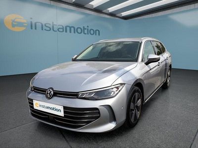 Gebraucht VW Passat 150 PS (110 kW) 2024 Silber Kombi