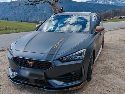 Second-hand Cupra Leon VZ 245 CP (180 kW) 2021 Gri Break