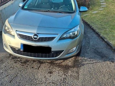 Gebraucht Opel Astra Innovation 179 PS (131 kW) 2011 Grau Kombi