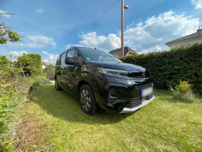 Gebraucht Opel Combo Life 130 PS (95 kW) 2024 Schwarz Kombi