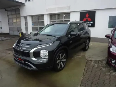 Neu Mitsubishi Outlander P-HEV Select 306 PS (225 kW) 2026 Schwarz SUV