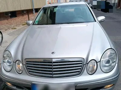 Gebraucht Mercedes E240 177 PS (130 kW) 2003 Silber Limousine