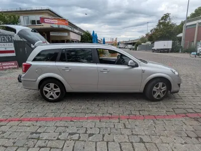 Gebraucht Opel Astra Selection 116 PS (85 kW) 2010 Silber Limousine