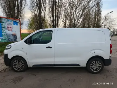 Gebraucht Opel Vivaro 102 PS (75 kW) 2020 Weiß Van / Kleinbus