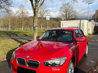 Rot Gebraucht 2015 BMW 118 Kleinwagen | 12.500 € (Fairer Preis)