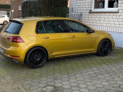 Gebraucht VW Golf VII R 370 PS (272 kW) 2019 Gold Limousine