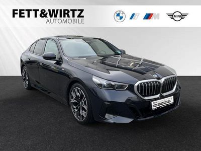 Gebraucht BMW 520 M Sport 197 PS (144 kW) 2025 Carbonschwarz metallic Limousine