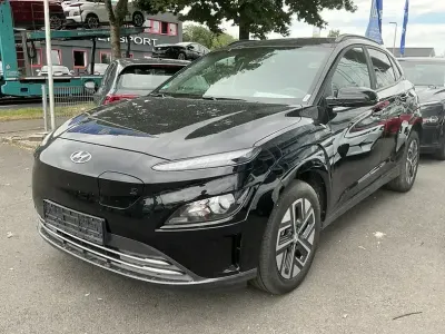 Gebraucht Hyundai Kona Edition 30+ 100 kW (136 PS) 2022 Schwarz SUV