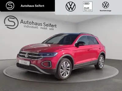 Begagnad VW T-Roc Move 150 HK (110 kW) 2024 Röd SUV