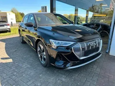 Używany Audi e-tron S-Line 300 kW (408 KM) 2022 Czarny SUV