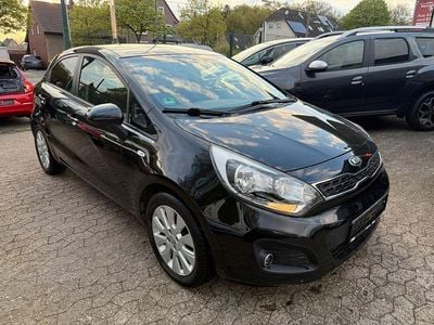 Second-hand Kia Rio DREAM-TEAM Edition 109 CP (80 kW) 2013 Negru Hatchback