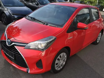 Gebraucht Toyota Yaris Comfort 75 PS (55 kW) 2014 Super red 5 Kleinwagen