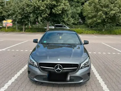 Gebraucht Mercedes CLA180 Shooting Brake 122 PS (89 kW) 2016 Grau Kombi