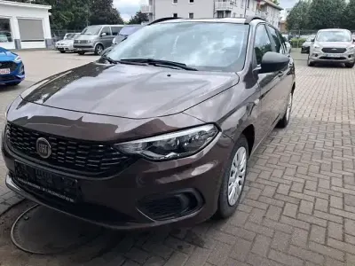 Gebraucht Fiat Tipo Pop 95 PS (69 kW) 2017 Braun Limousine