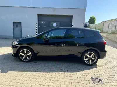 Gebraucht BMW 218 Active Tourer 136 PS (100 kW) 2024 Schwarz Van / Kleinbus