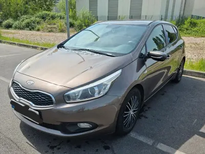 Occasion Kia Ceed Vision 99 ch (72 kW) 2013 Marron Citadine