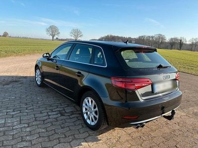 Gebraucht Audi A3 Design 150 PS (110 kW) 2017 Schwarz Limousine