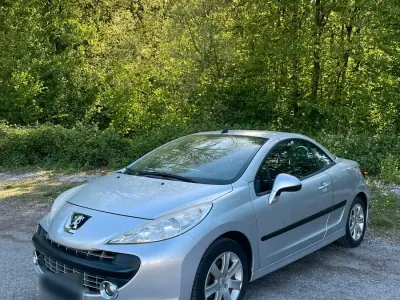 Gebraucht Peugeot 207 CC 120 PS (88 kW) 2008 Silber Cabrio