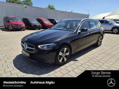 Gebraucht Mercedes C200 Avantgarde 360 PS (264 kW) 2023 Unilack schwarz Kombi