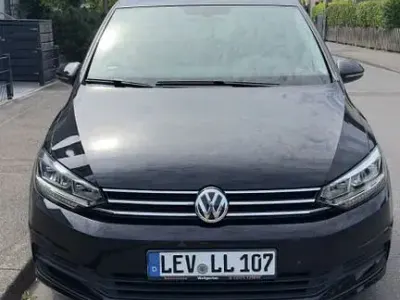 Gebraucht VW Touran Comfortline 150 PS (110 kW) 2019 Schwarz Van / Kleinbus