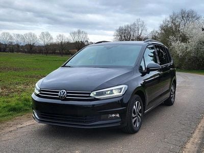 Gebraucht VW Touran 150 PS (110 kW) 2023 Schwarz Van / Kleinbus