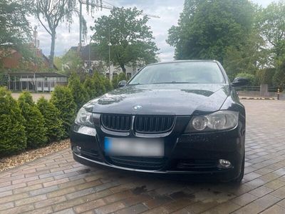 gebraucht BMW 318 d Schwarz