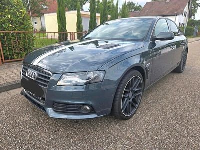 Grau Gebraucht 2009 Audi A4 Limousine | 6.790 € (Guter Preis)