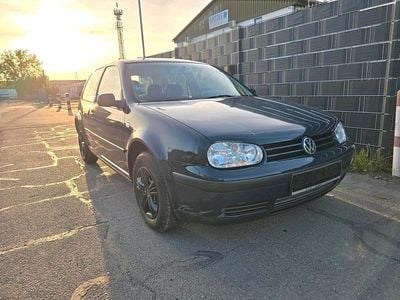 Usata VW Golf IV 75 CV (55 kW) 2000 Blu Utilitaria