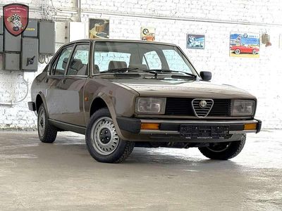 Braun Gebraucht 1982 Alfa Romeo Alfetta Limousine | 12.950 €