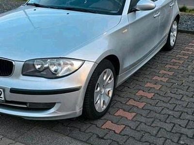 Gebraucht BMW 118 146 PS (107 kW) 2009 Silber Kleinwagen