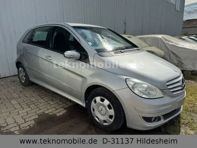Gebraucht Mercedes B150 116 PS (85 kW) 2006 Silber Van / Kleinbus