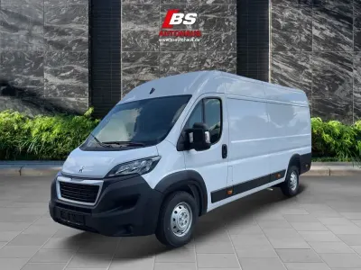 Gebraucht Peugeot Boxer 140 PS (102 kW) 2022 Lackierung weiss icy Van