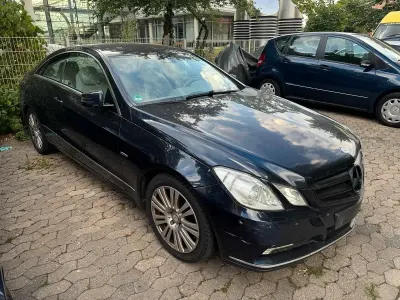 Gebraucht Mercedes E250 204 PS (150 kW) 2009 Blau Coupé