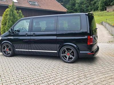 Second-hand VW T6 Highline 150 CP (110 kW) 2017 Negru Van