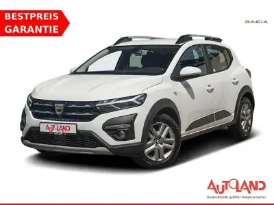 Gebraucht Dacia Sandero Comfort 91 PS (66 kW) 2021 Weiß SUV